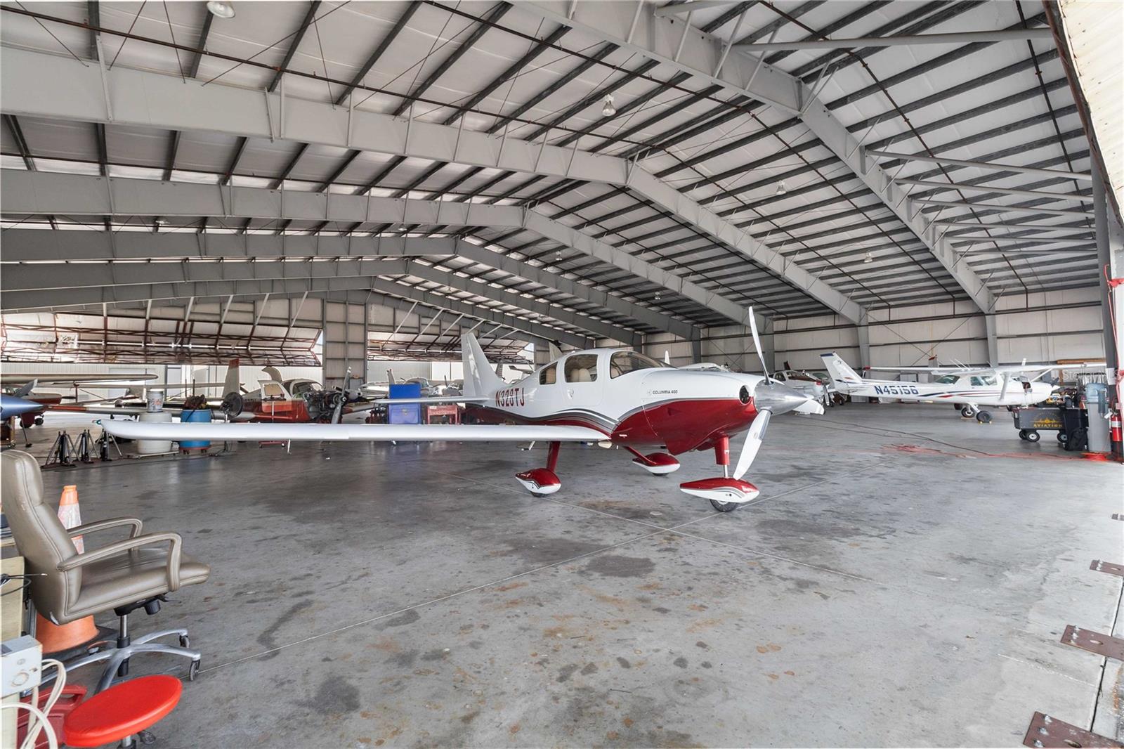 ORLANDOA-APOPKA AIRPORT COML - Commercial Sale