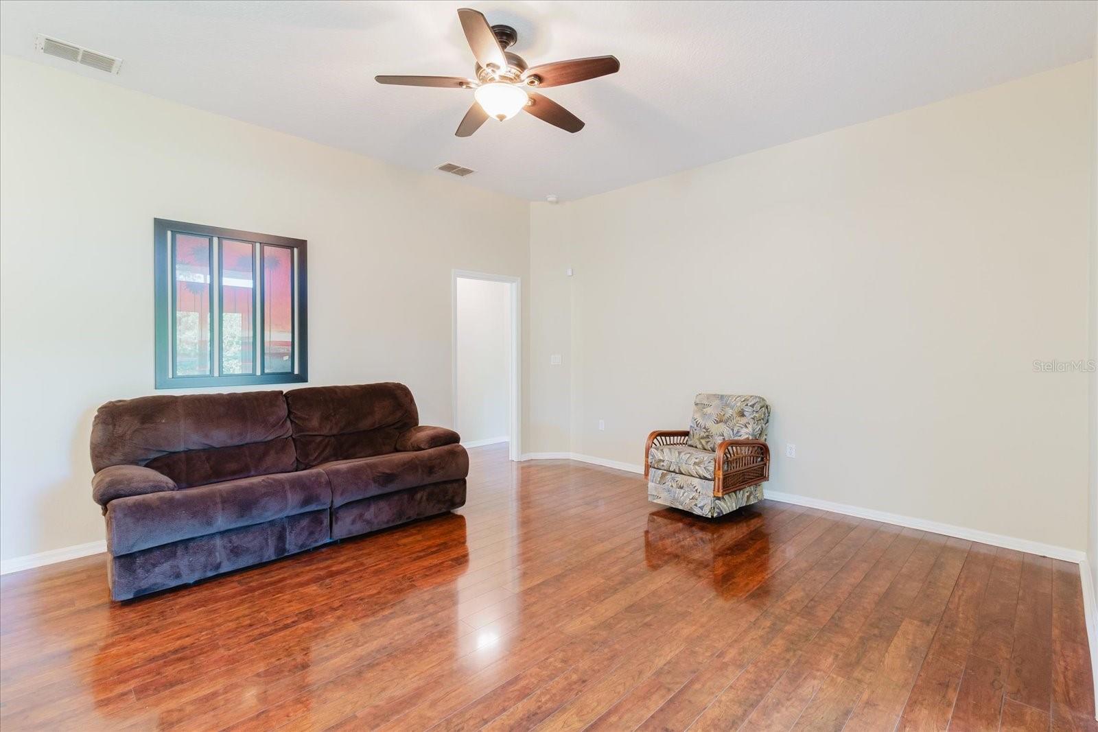 RIVER SIDE VILLAGE - Residential