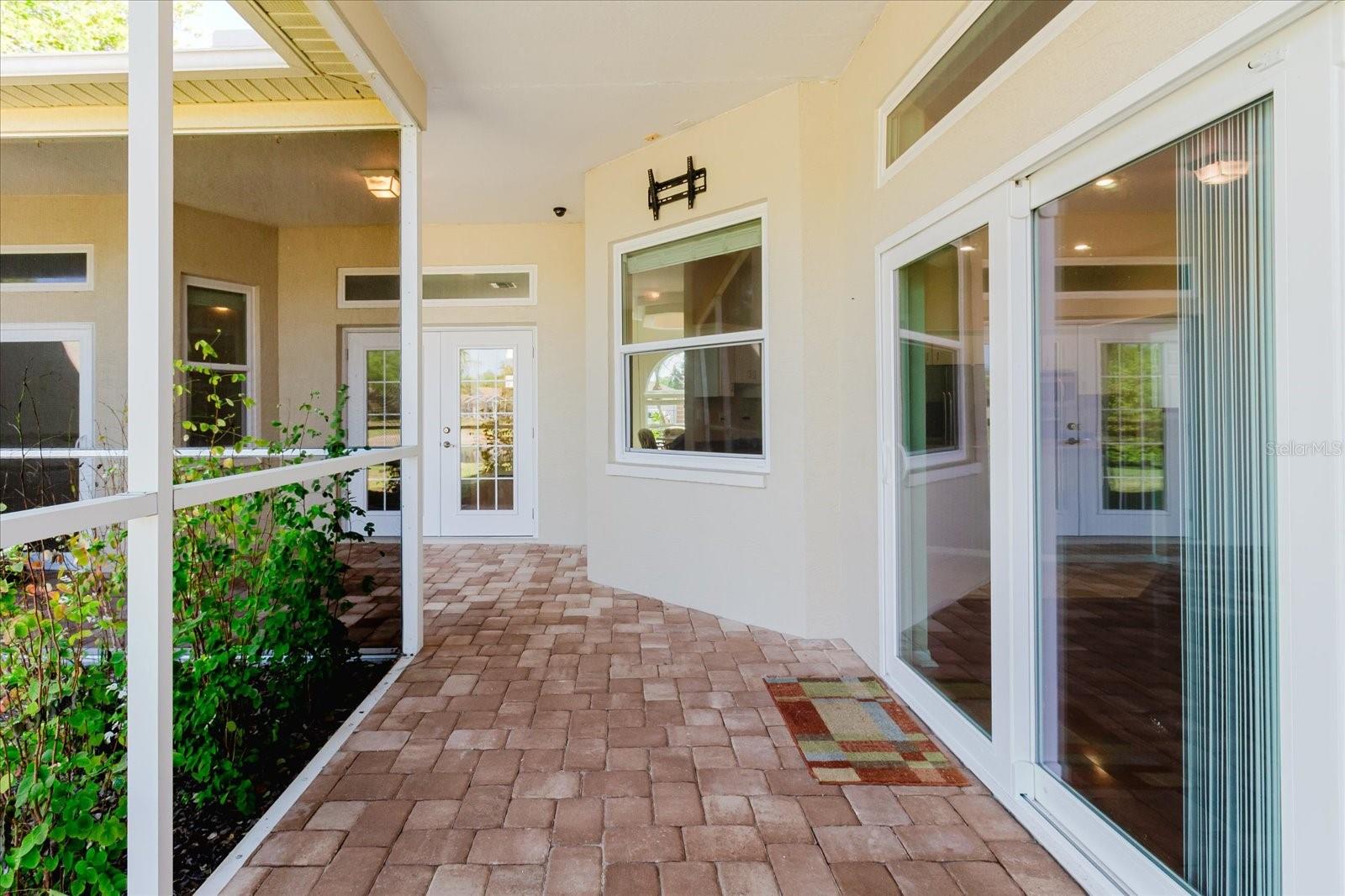 RIVER SIDE VILLAGE - Residential