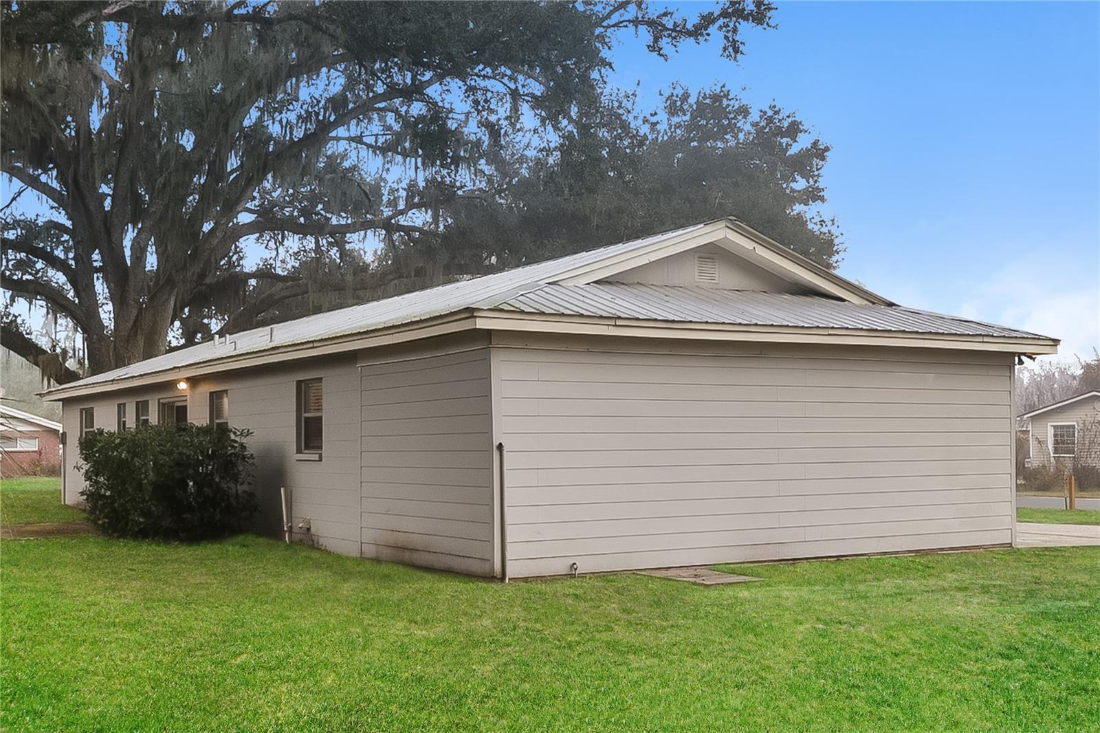 SHANNON TERRACE - Residential Lease