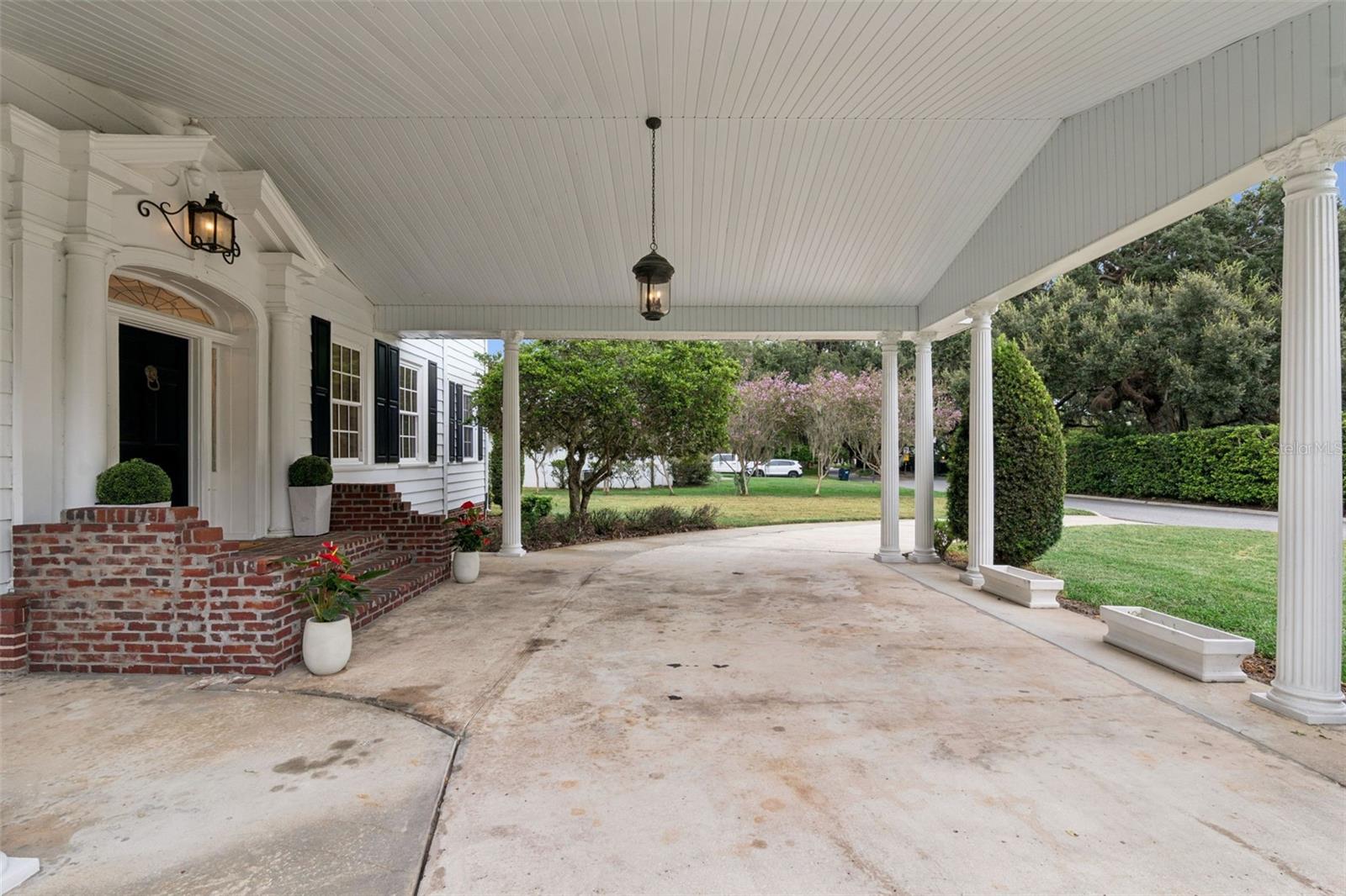 5240 ALLEMAN DRIVE