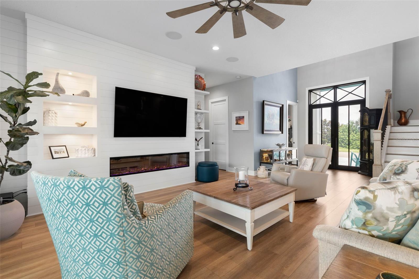 SEASIDE LNDGS - Residential