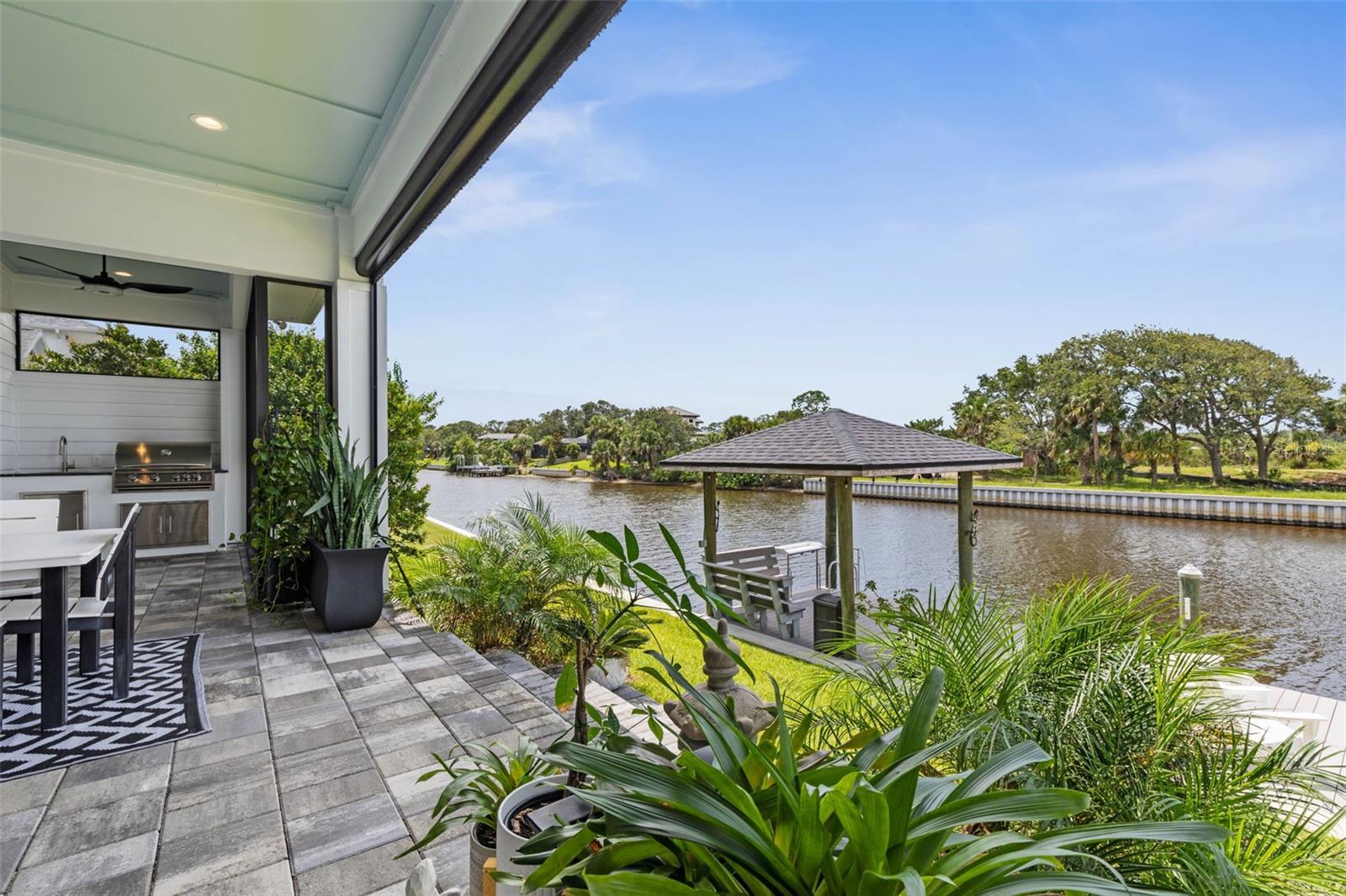 SEASIDE LNDGS - Residential