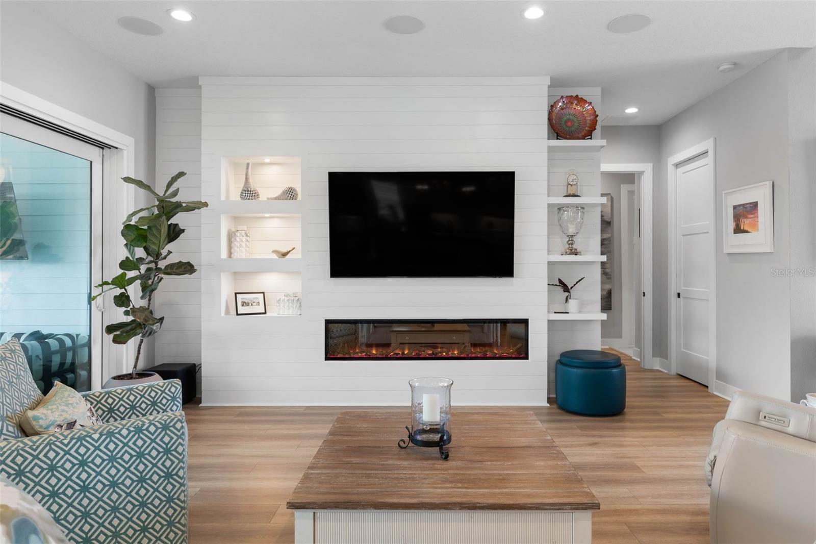 SEASIDE LNDGS - Residential
