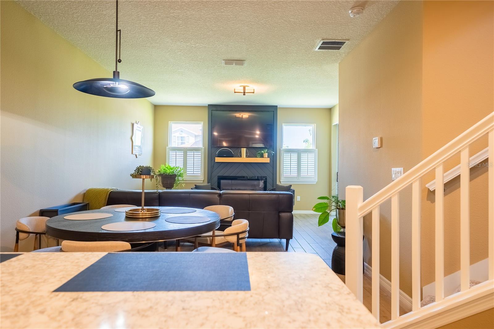 HERITAGE OAKS TWNHMS - Residential