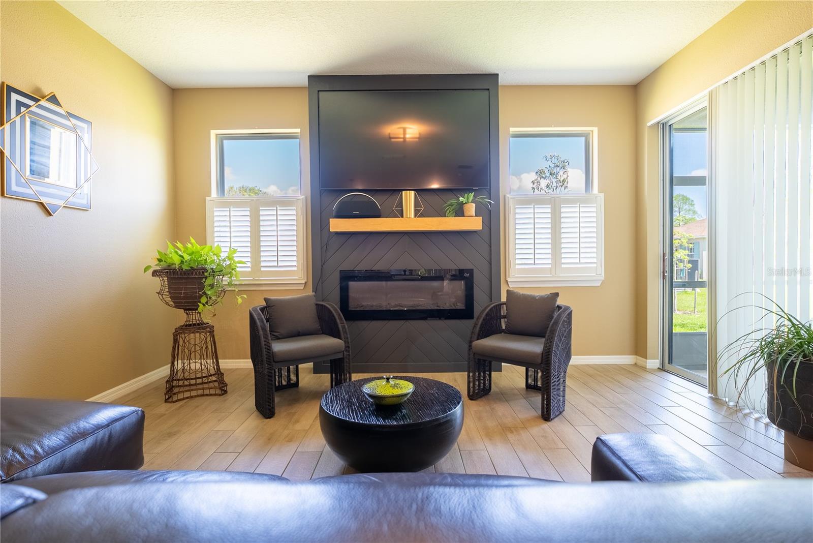 HERITAGE OAKS TWNHMS - Residential