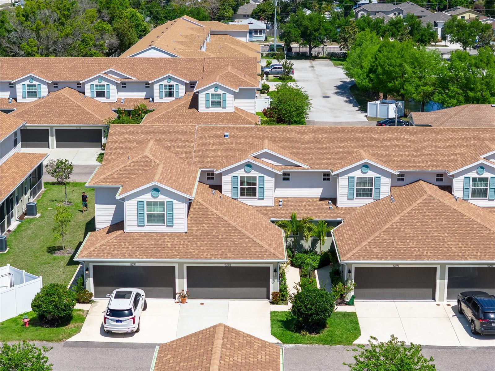 HERITAGE OAKS TWNHMS - Residential