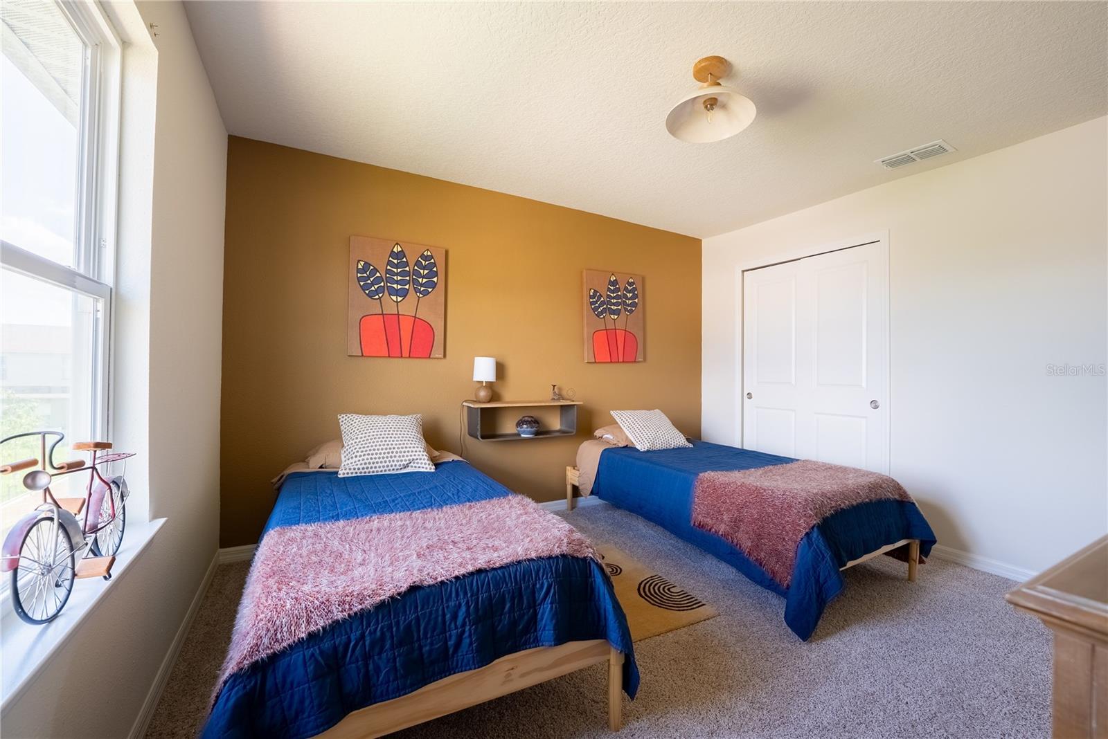 HERITAGE OAKS TWNHMS - Residential