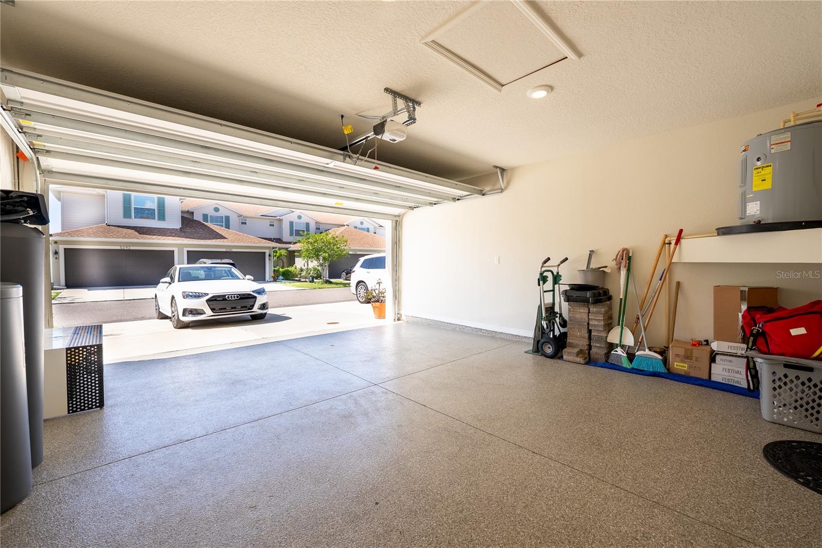 HERITAGE OAKS TWNHMS - Residential