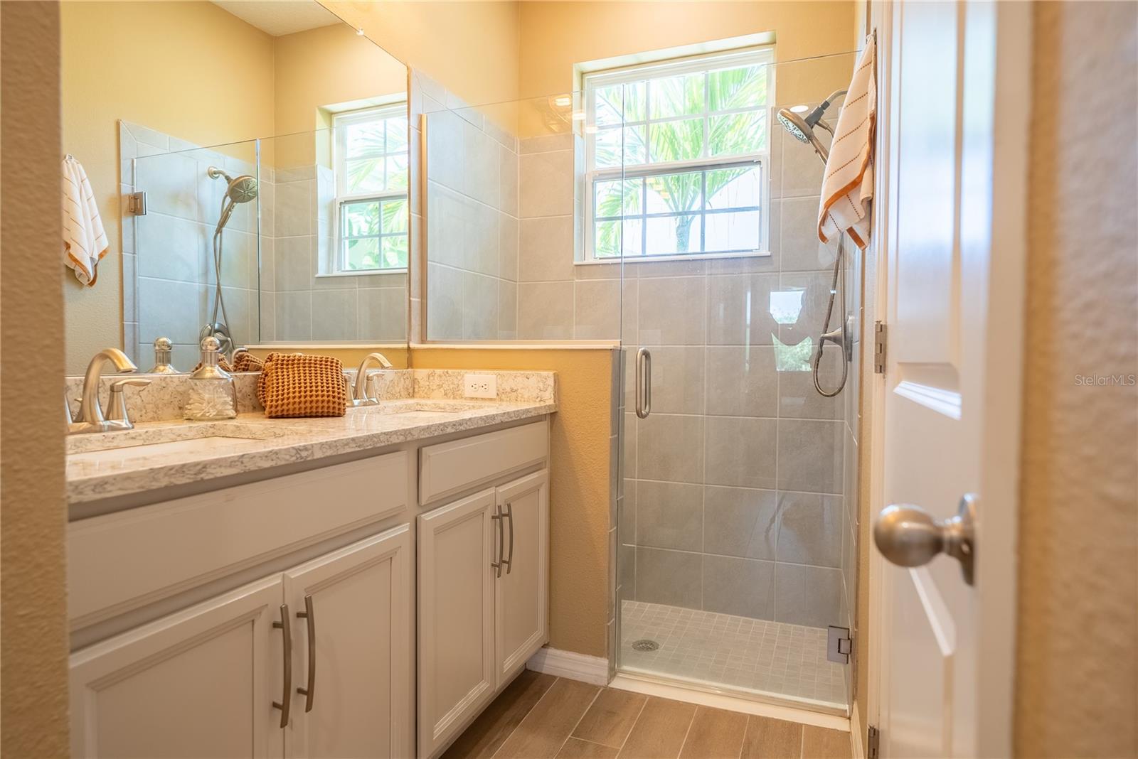 HERITAGE OAKS TWNHMS - Residential