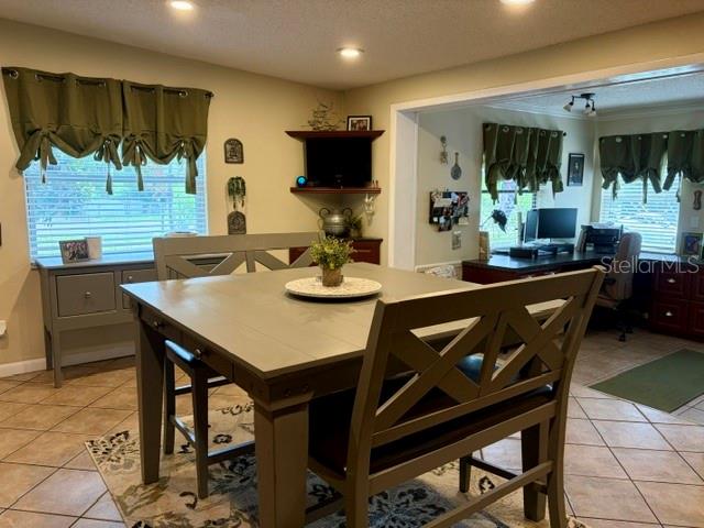 915 HARBOR HILL DRIVE