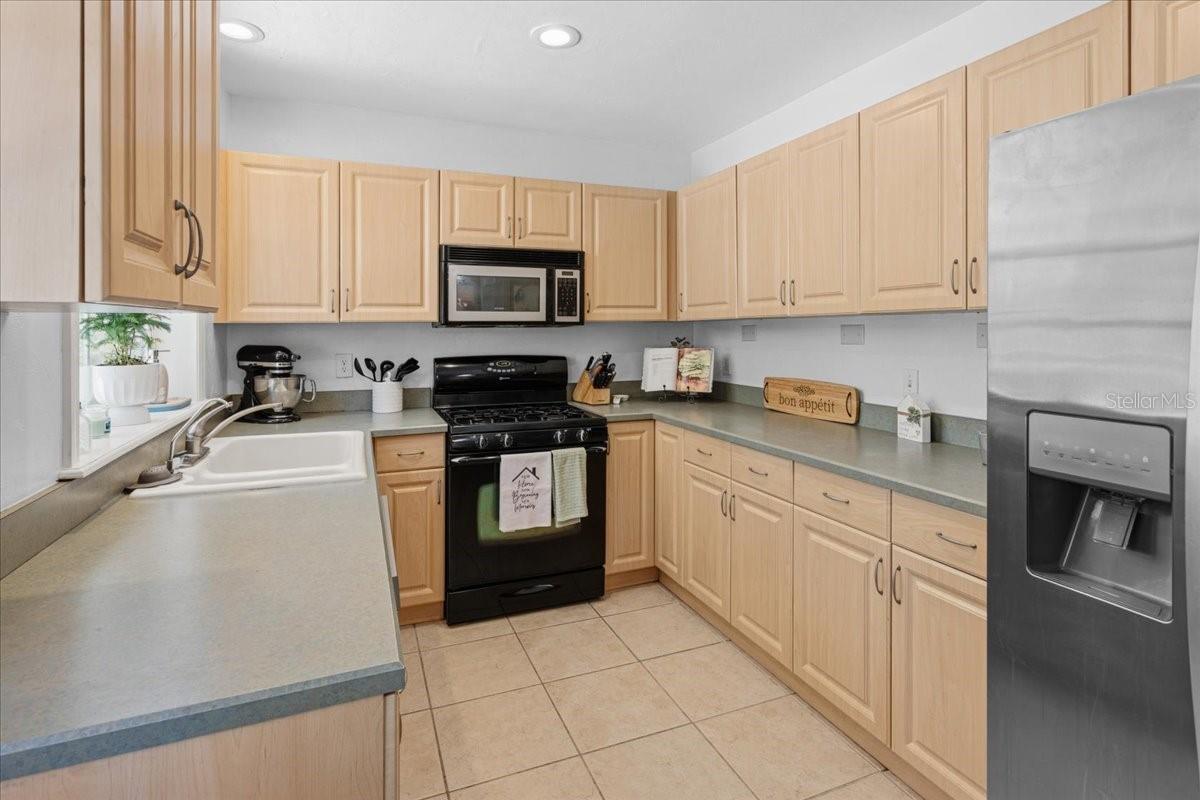 G M WHETSTONE ESTATE ADD TO H S - Residential