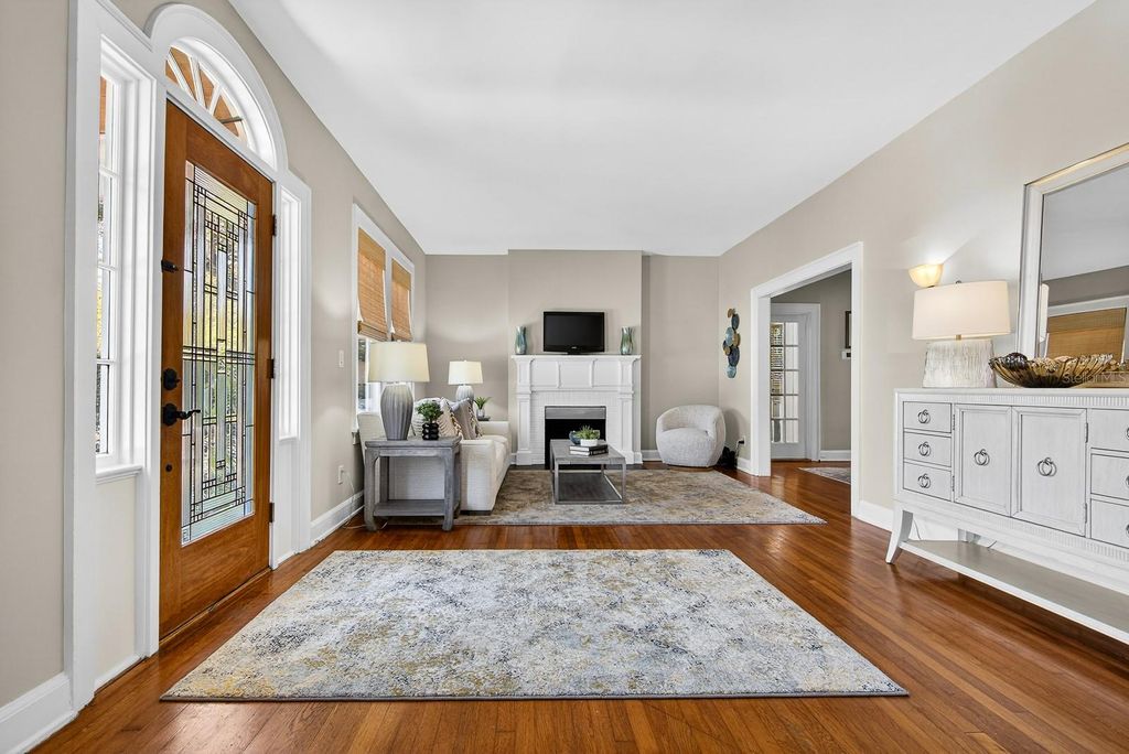 Photo of 2303 S Ardson Place, Tampa, FL 33629 (MLS # TB8489182)