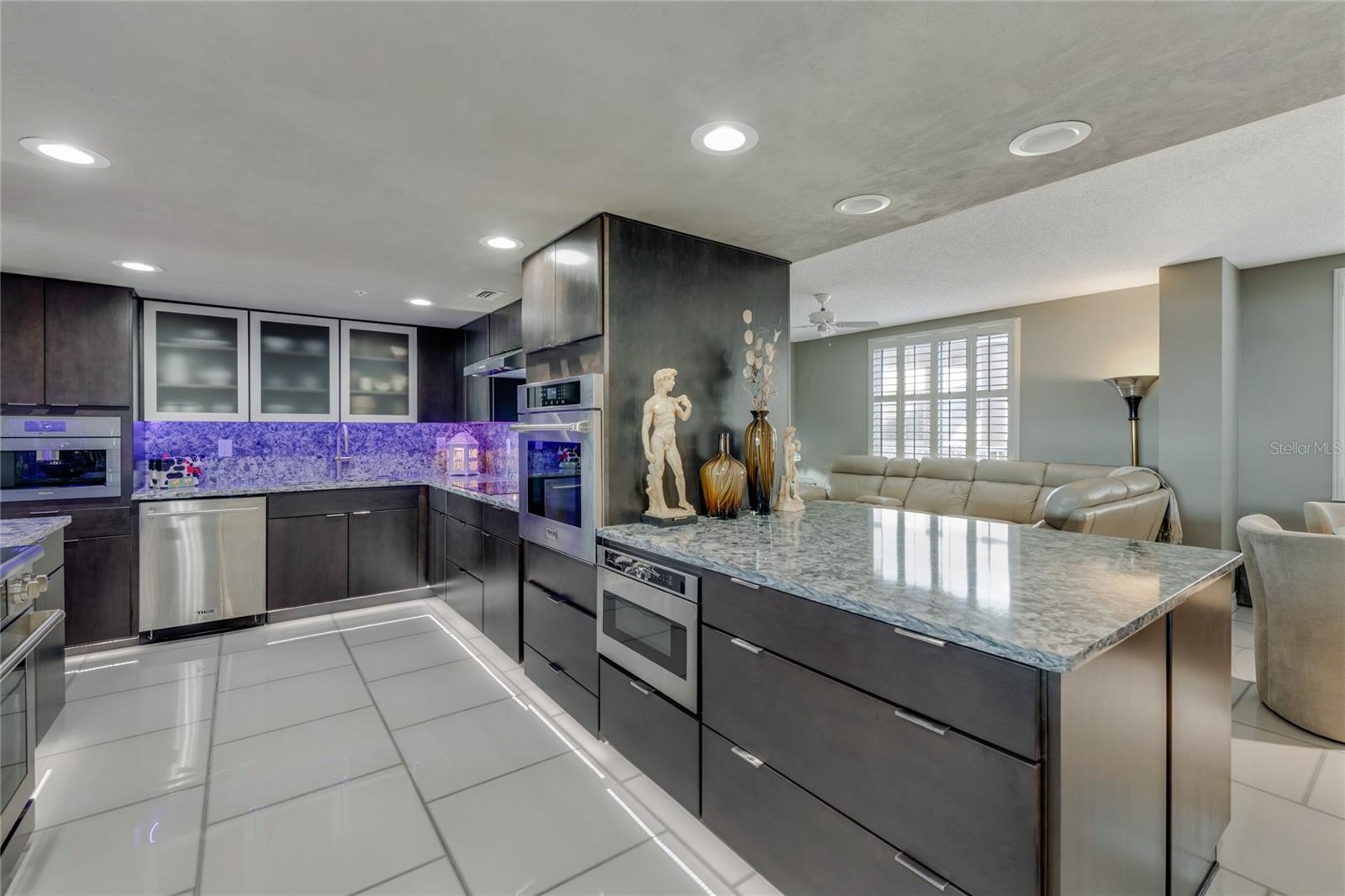 3 OCEANS WEST BOULEVARD 7C6