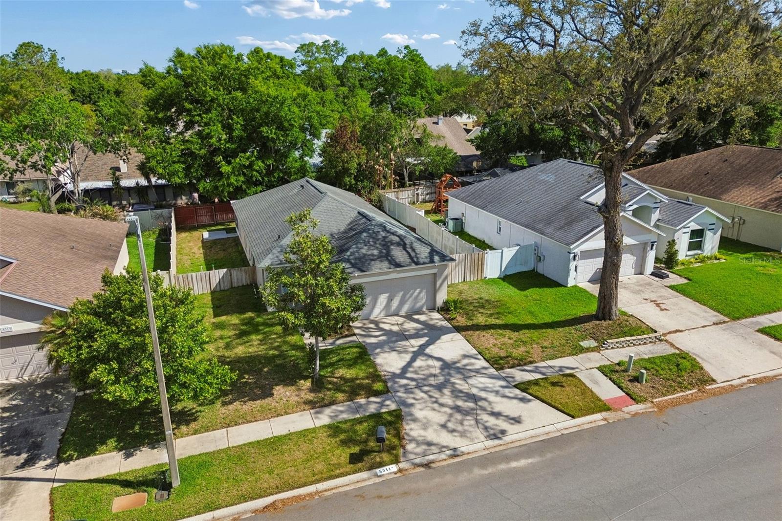 RANDOM OAKS PH 02 UNIT 01 - Residential