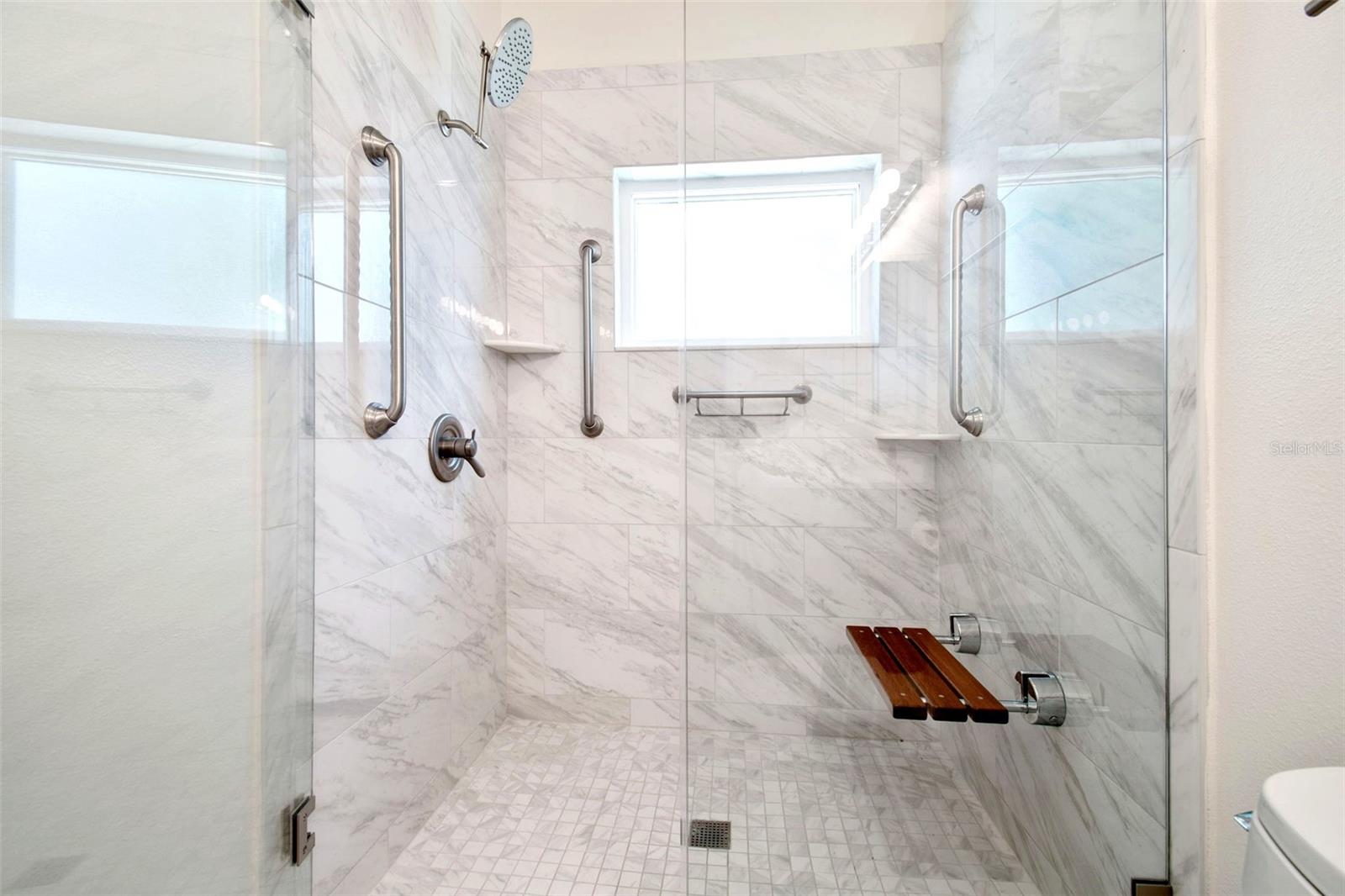 RANDOM OAKS PH 02 UNIT 01 - Residential