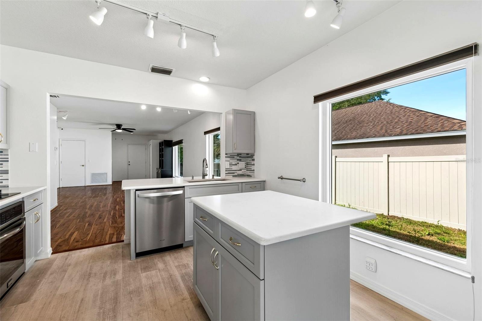 RANDOM OAKS PH 02 UNIT 01 - Residential