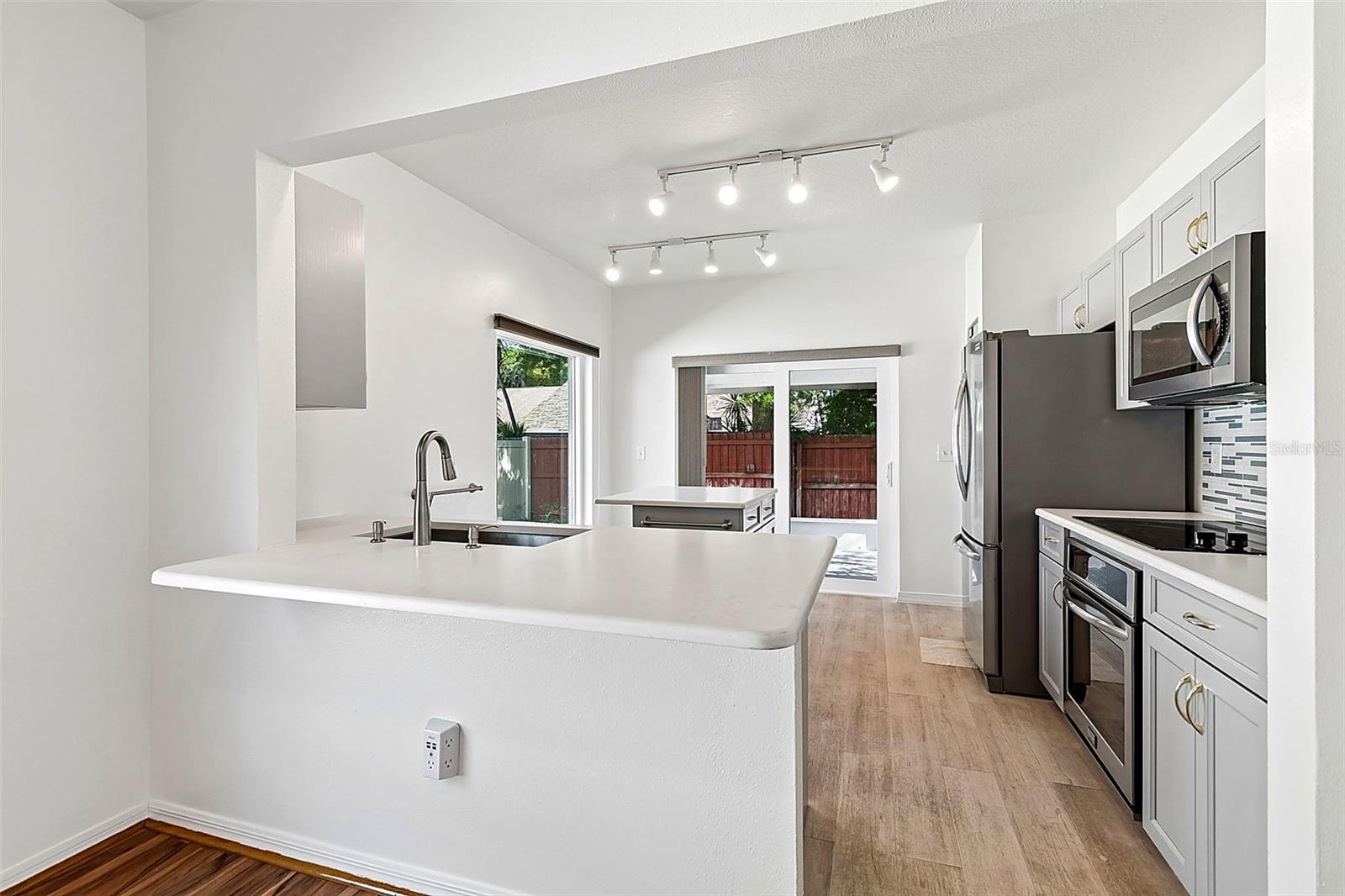 RANDOM OAKS PH 02 UNIT 01 - Residential