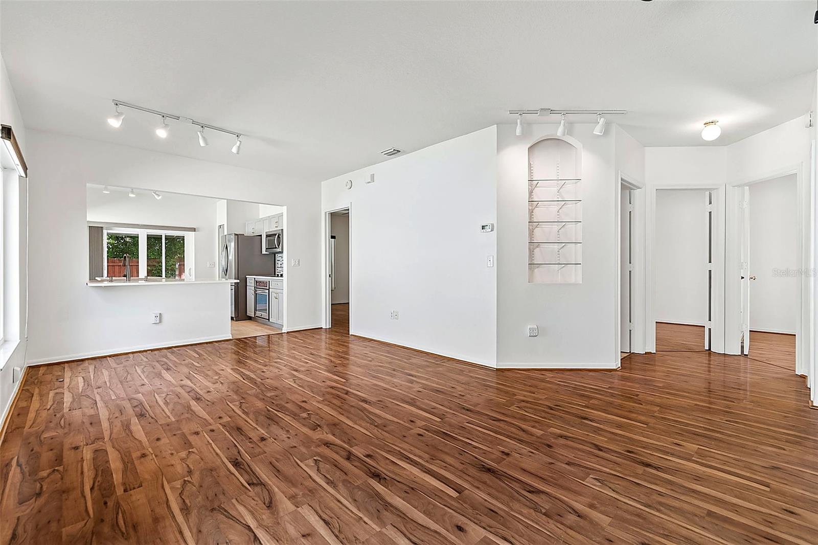 RANDOM OAKS PH 02 UNIT 01 - Residential