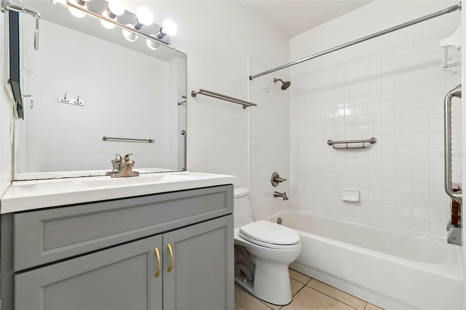 RANDOM OAKS PH 02 UNIT 01 - Residential