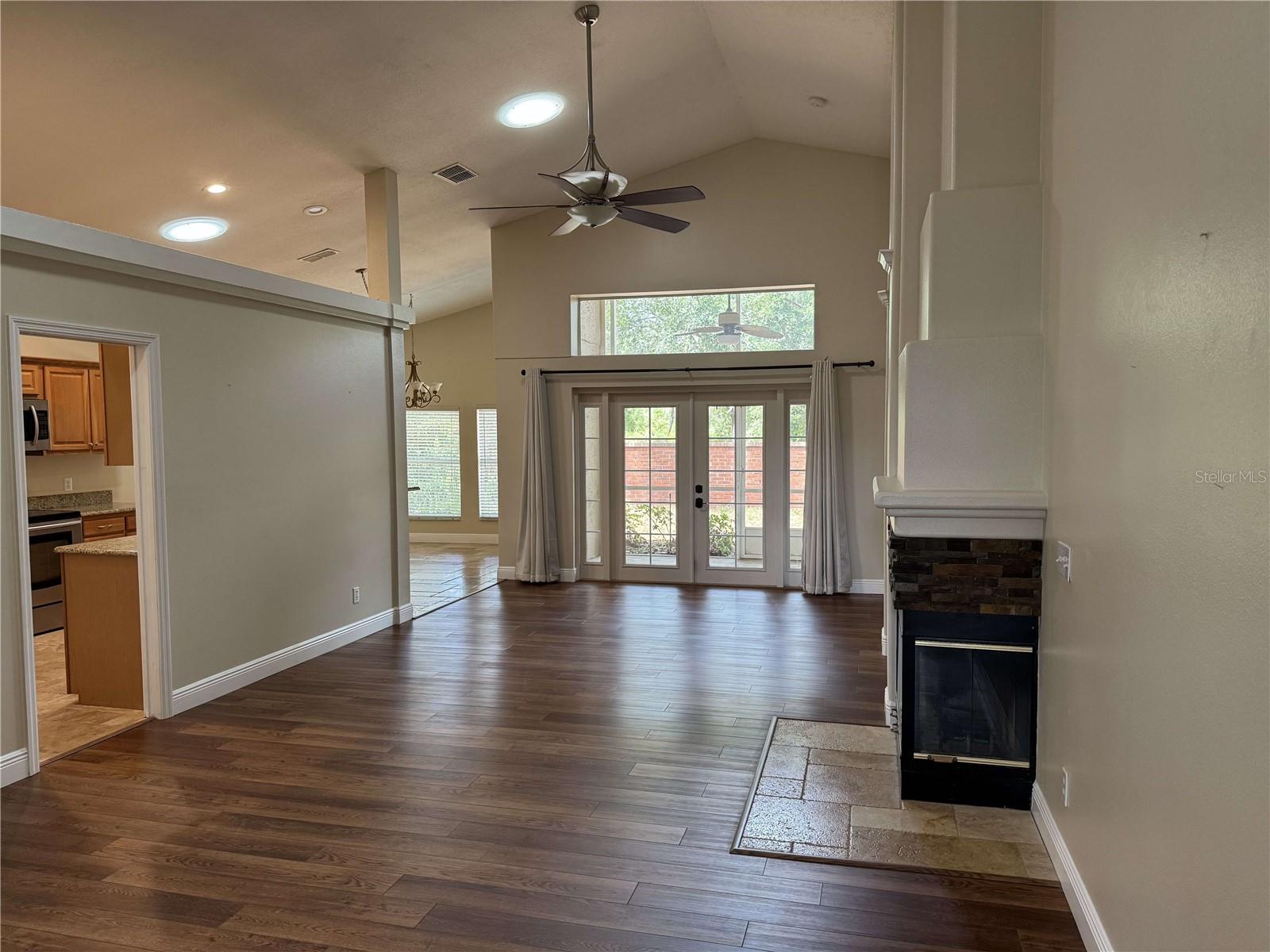 1608 FOX GLEN COURT