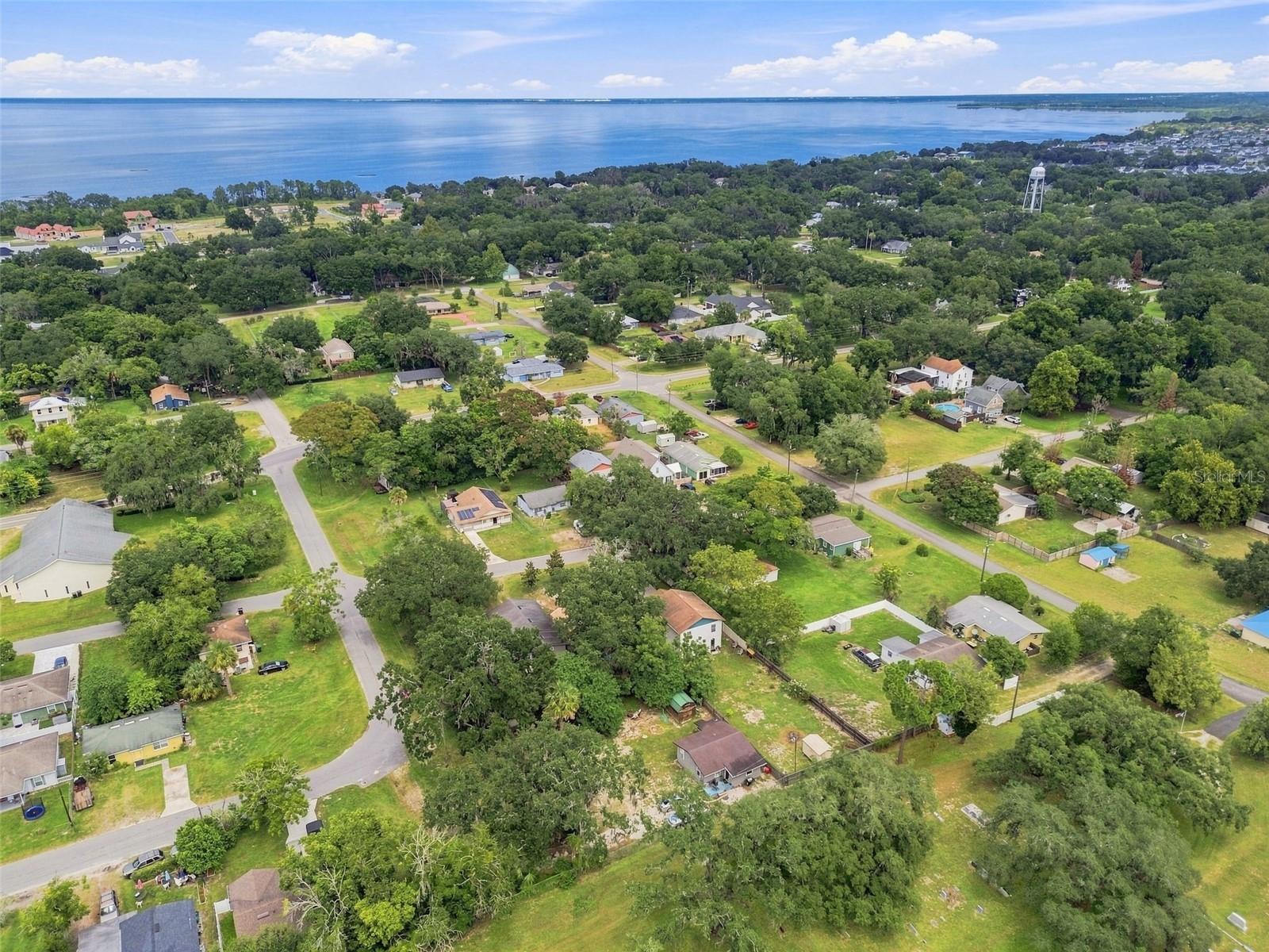 320 W SADLER AVENUE