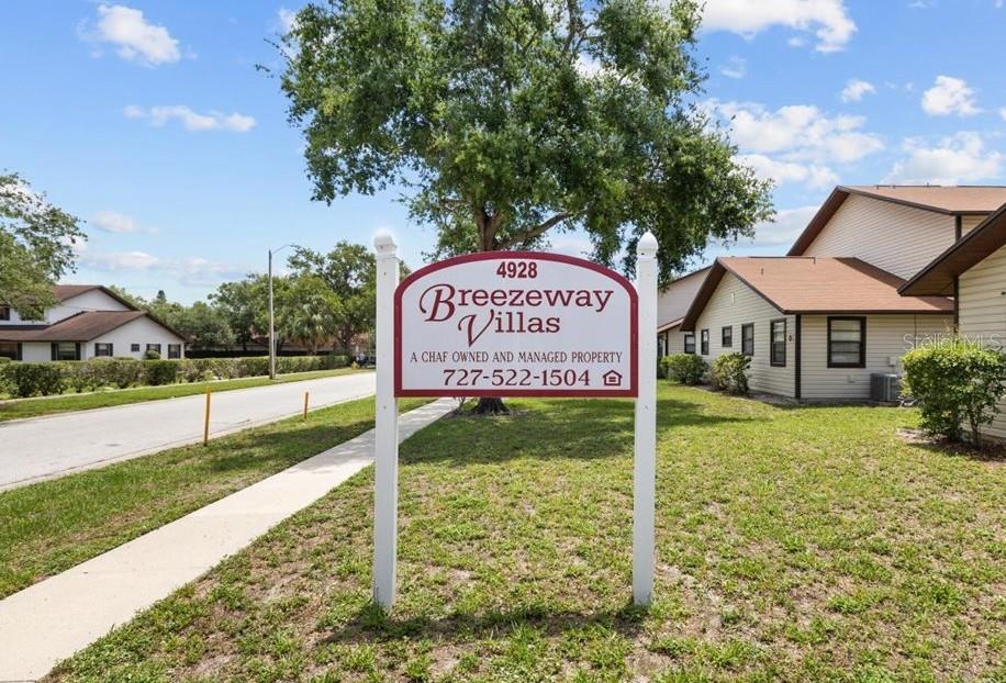 BREEZEWAY VILLAS CONDO TWNHS - Residential
