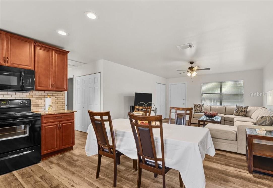 BREEZEWAY VILLAS CONDO TWNHS - Residential