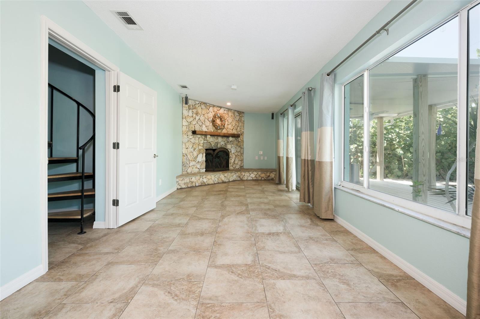 ROCKEFELLER HEIGHTS - Residential