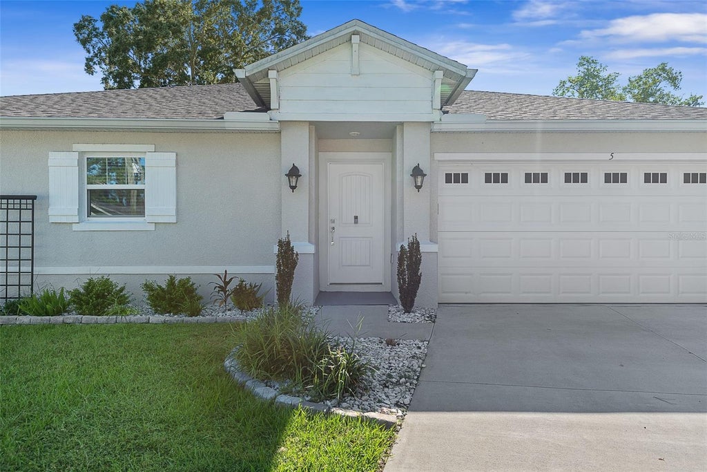 Photo of 5 Whisant Place, Palm Coast, FL 32164 (MLS # FC322169)