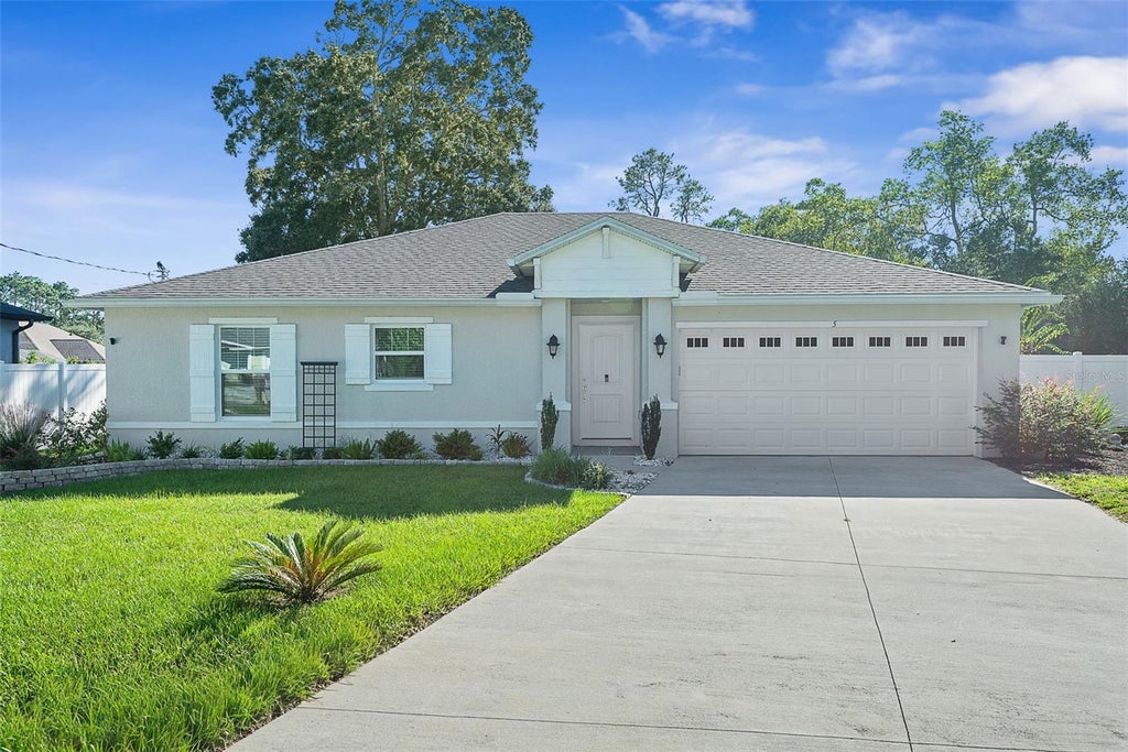 Photo of 5 Whisant Place, Palm Coast, FL 32164 (MLS # FC322169)