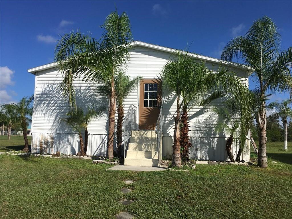 Canal front 3-bedroom mobile home with over 1600 sq ft located in a cul de sac. Home has a spacious floor plan with a living room and separate family room. Popular community in a great location. Split bedroom set up and open kitchen area.