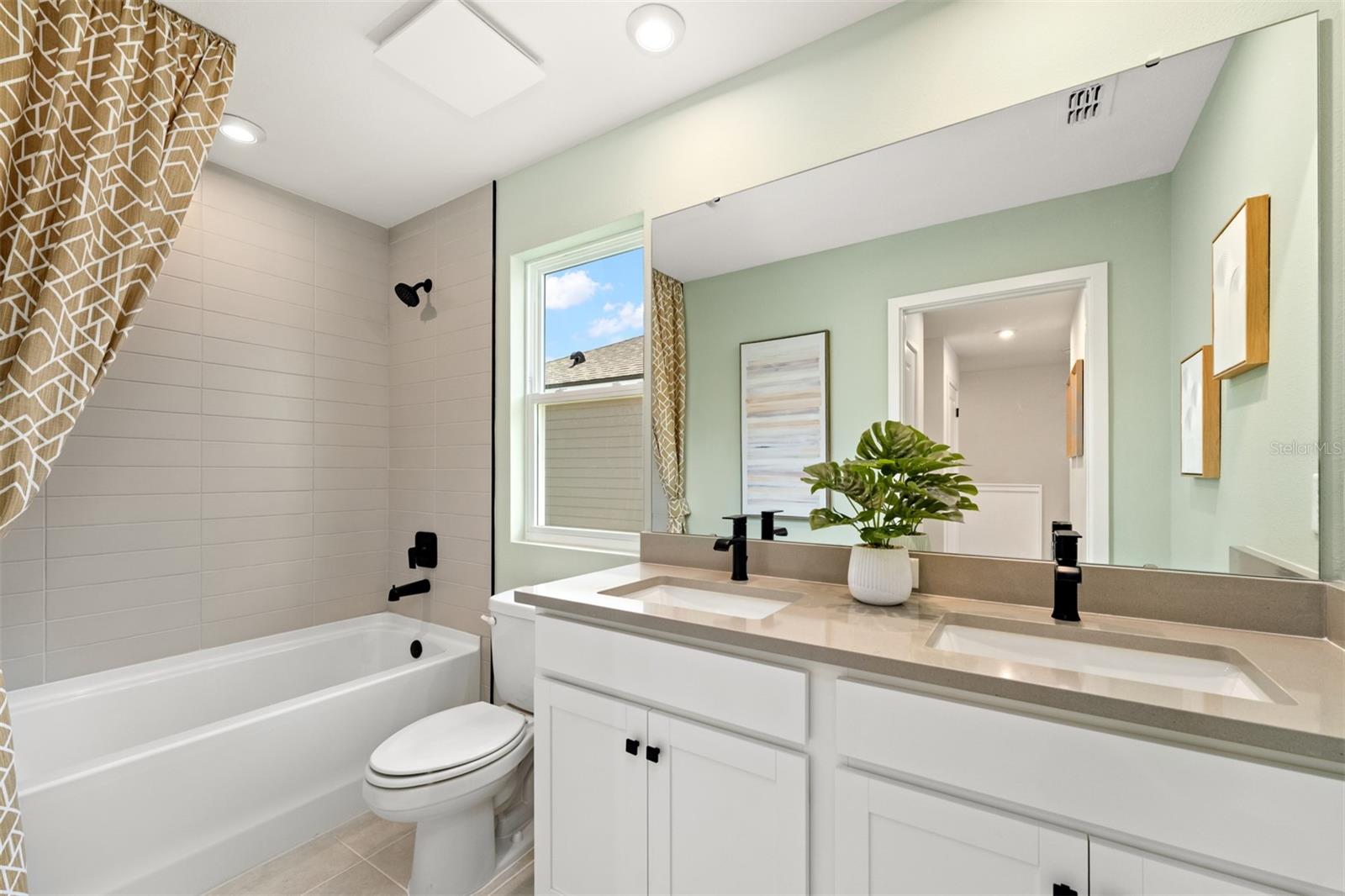 HICKORY GROVE - Residential