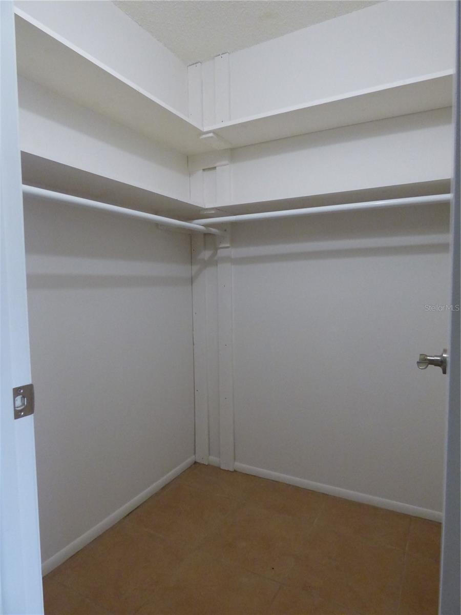 PINEWOOD VILLAS - Residential