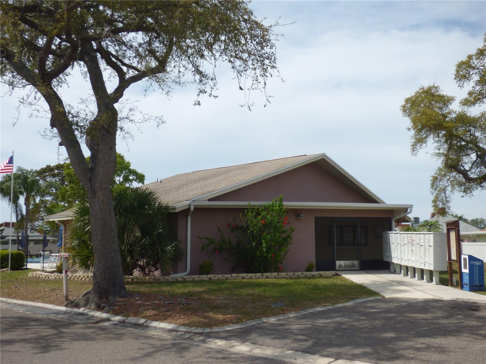 PINEWOOD VILLAS - Residential