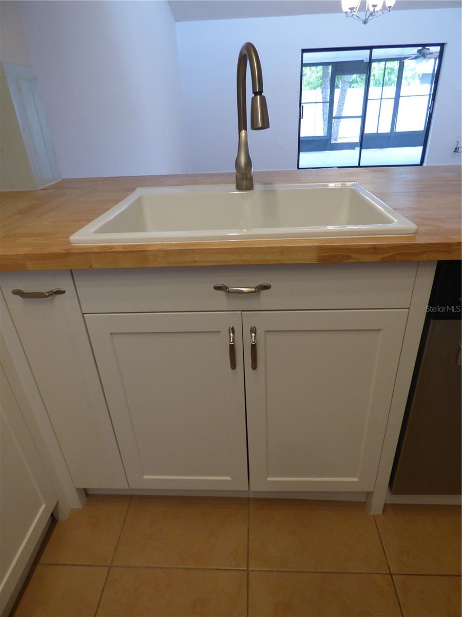 PINEWOOD VILLAS - Residential