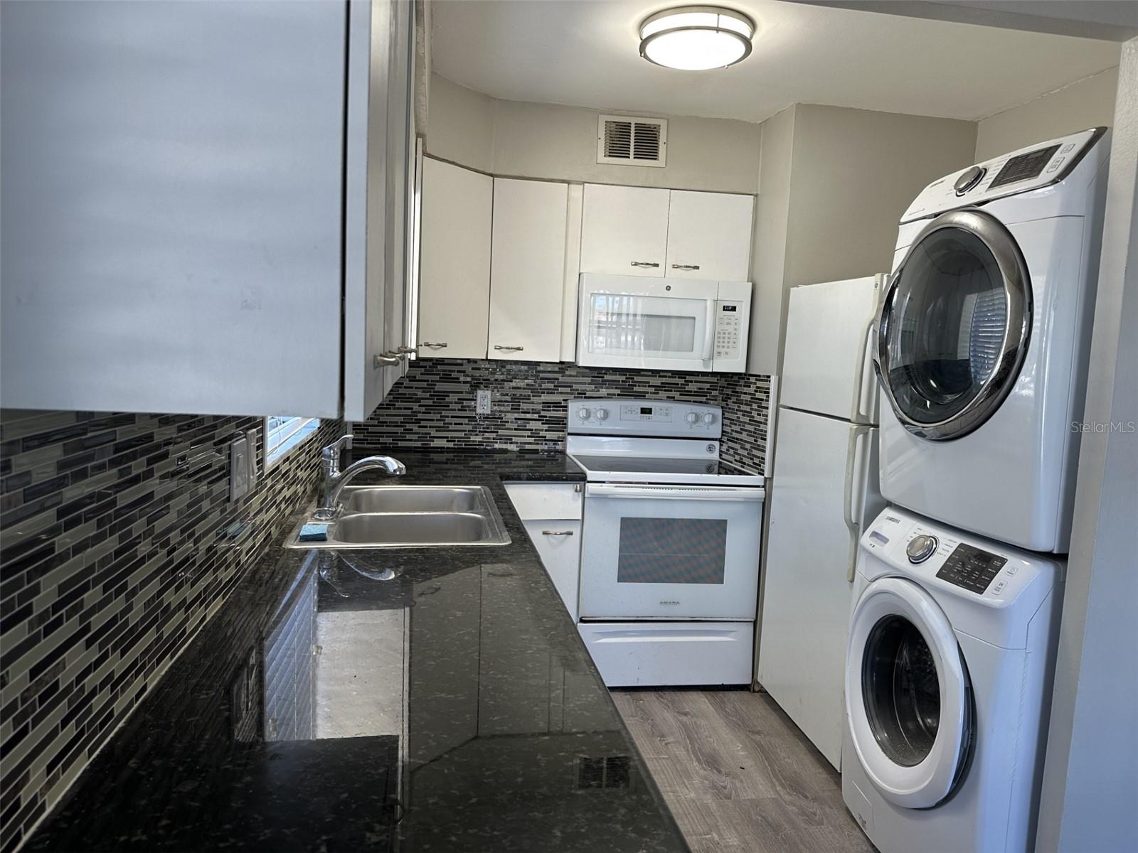 FAIRWAY OAKS - Residential