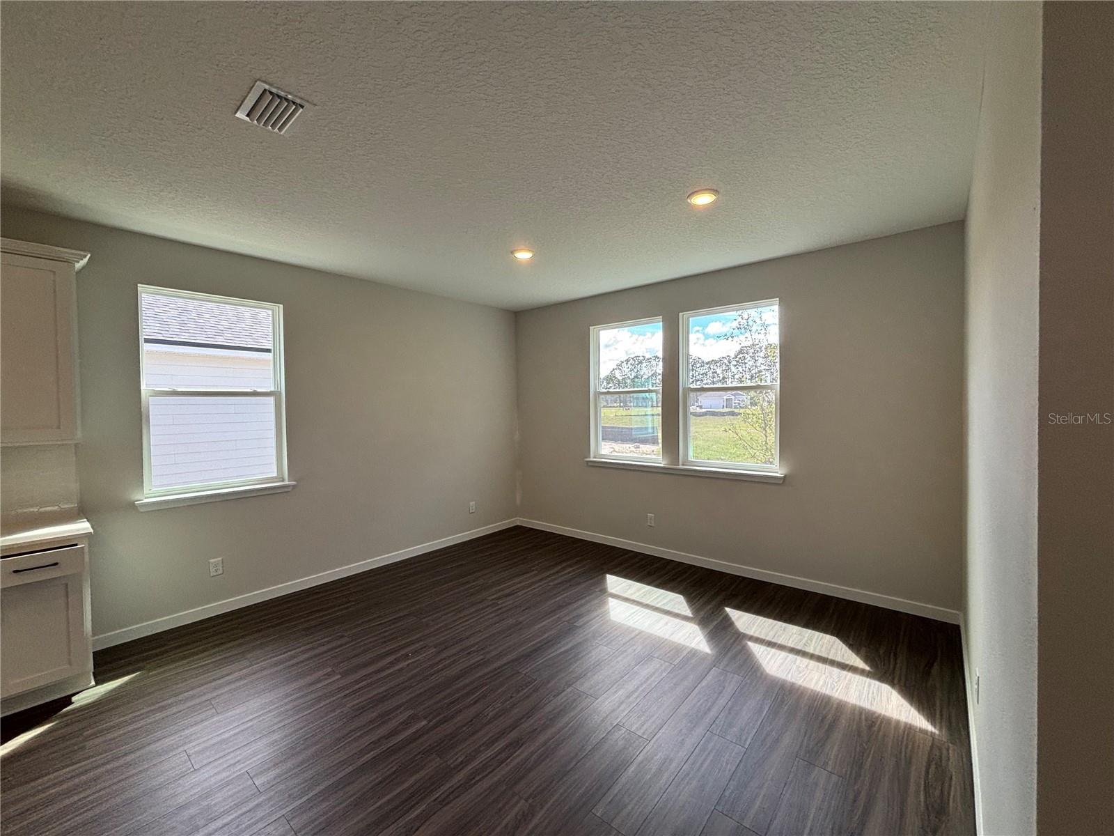 RESERVE EAST - Residential