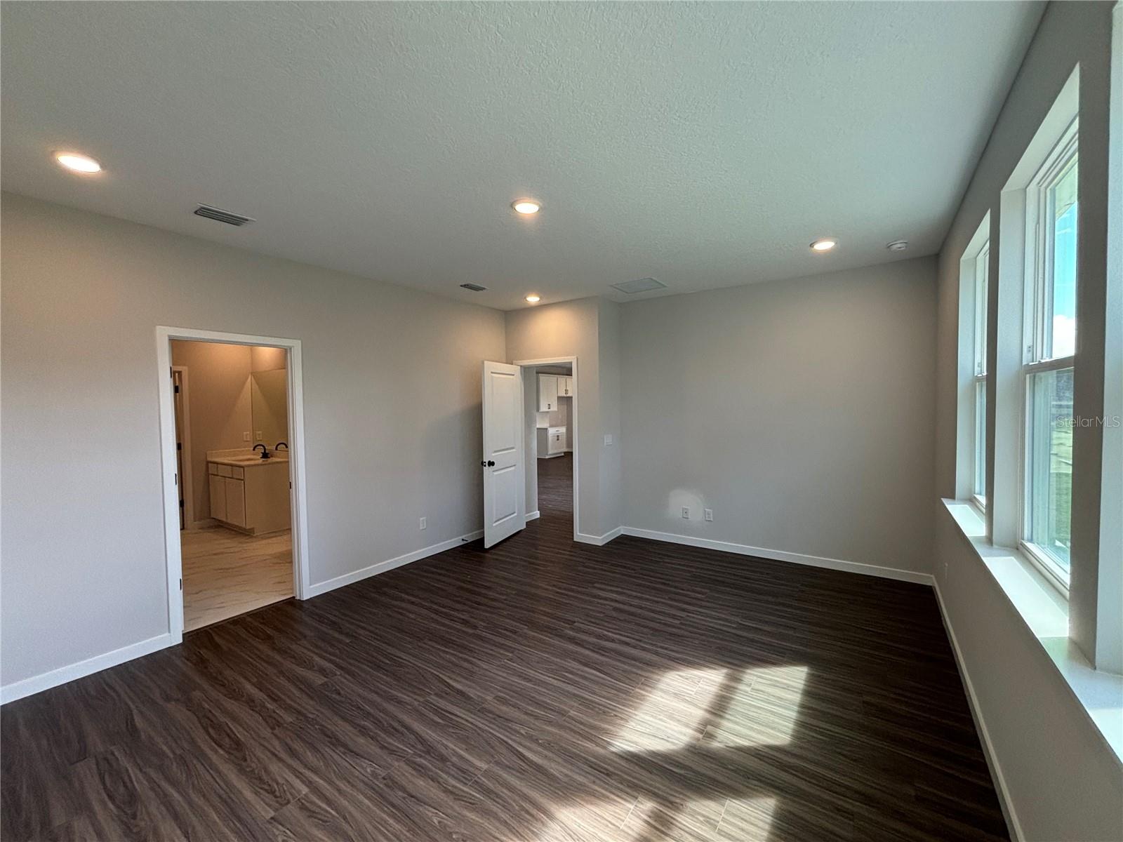 RESERVE EAST - Residential