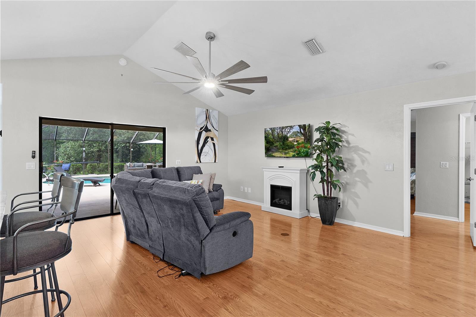 PINE RIDGE UNIT 03 - Residential