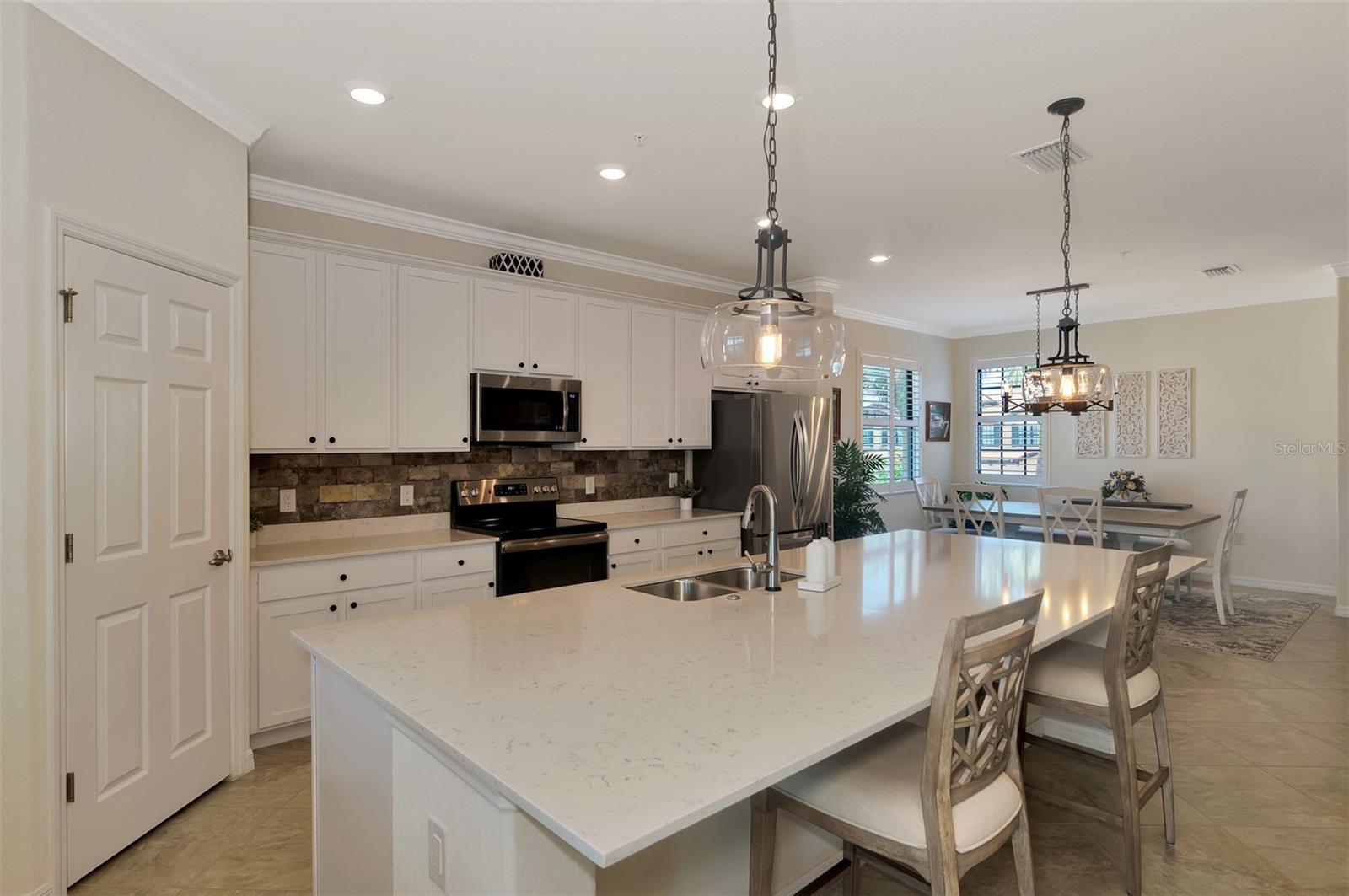 SARASOTA NATIONAL - Residential