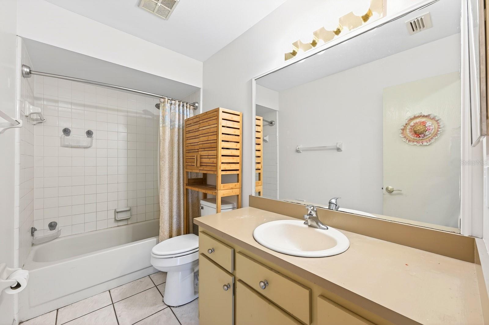 BVL UNIT 11 3RD ADD - Residential