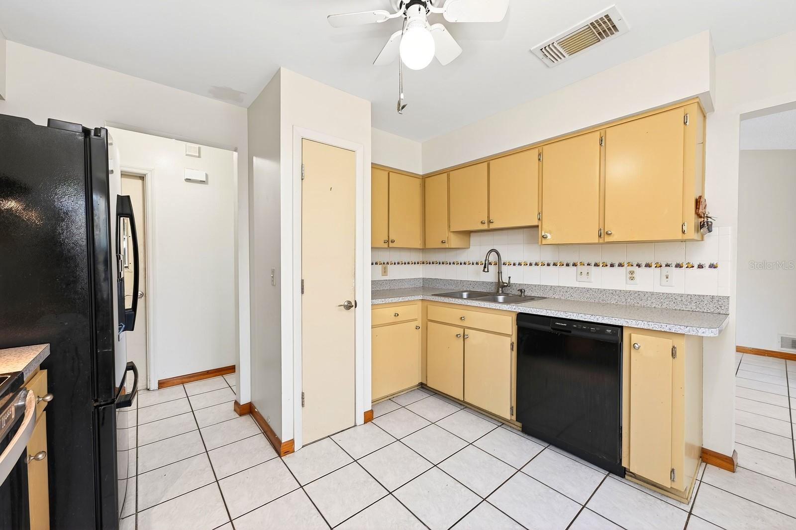 BVL UNIT 11 3RD ADD - Residential