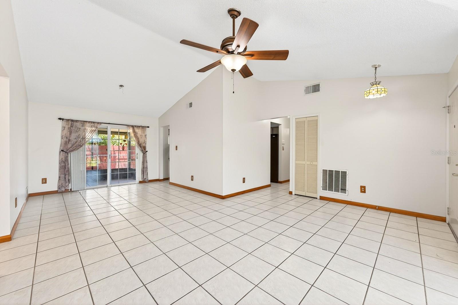 BVL UNIT 11 3RD ADD - Residential