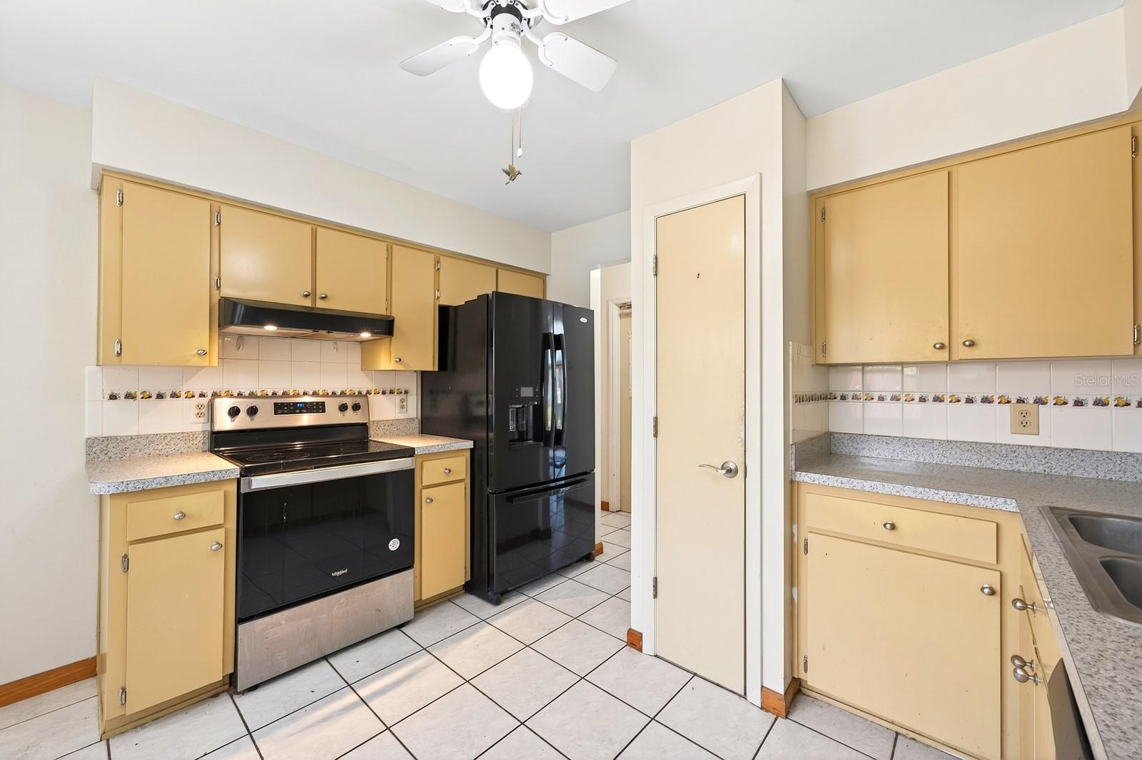 BVL UNIT 11 3RD ADD - Residential