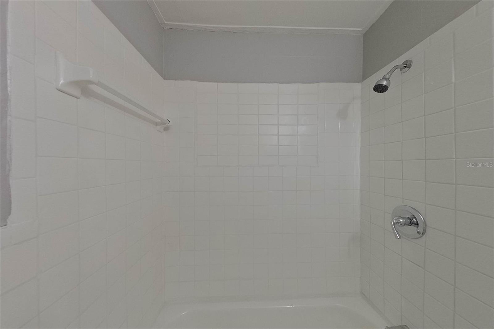 COLUMBIA CIRCLE - Residential Lease