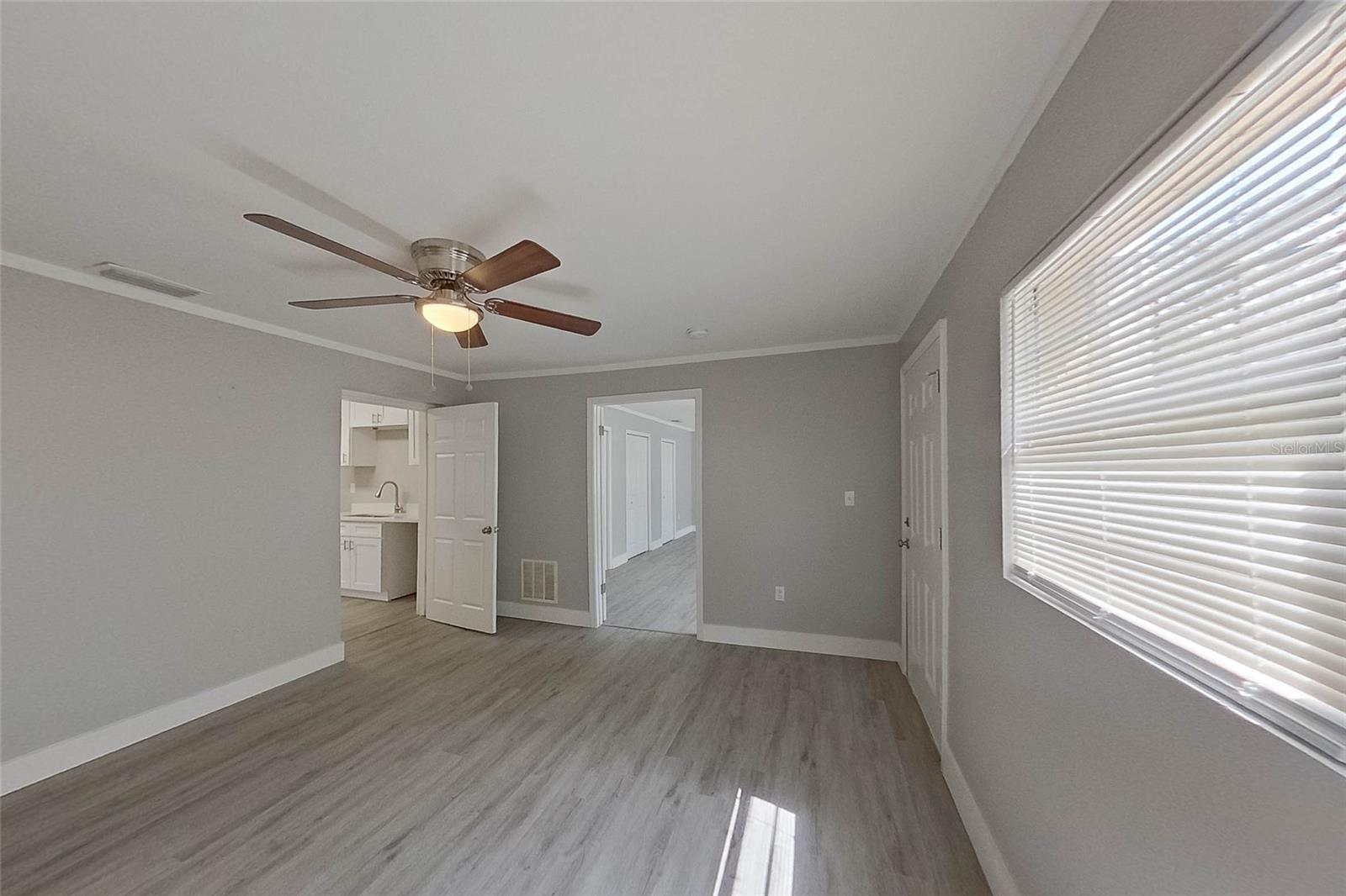 COLUMBIA CIRCLE - Residential Lease