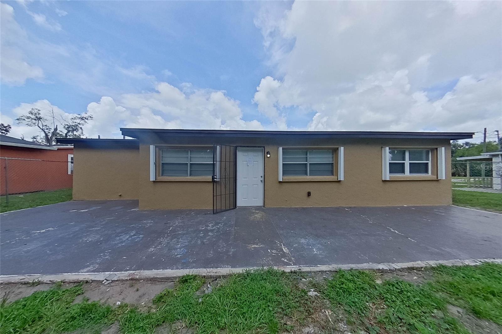 COLUMBIA CIRCLE - Residential Lease