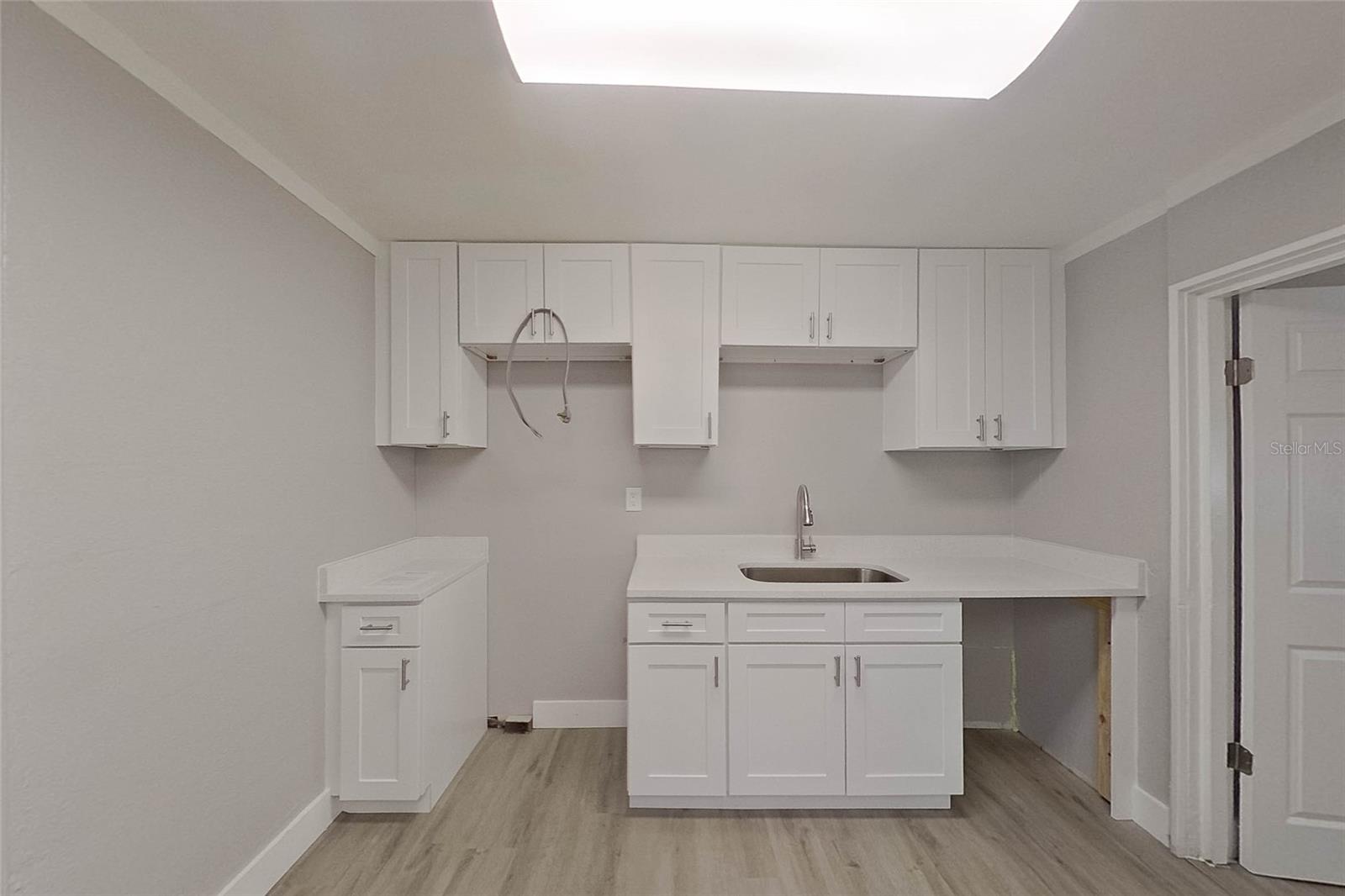 COLUMBIA CIRCLE - Residential Lease