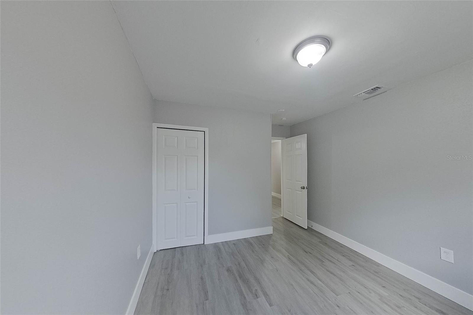 COLUMBIA CIRCLE - Residential Lease